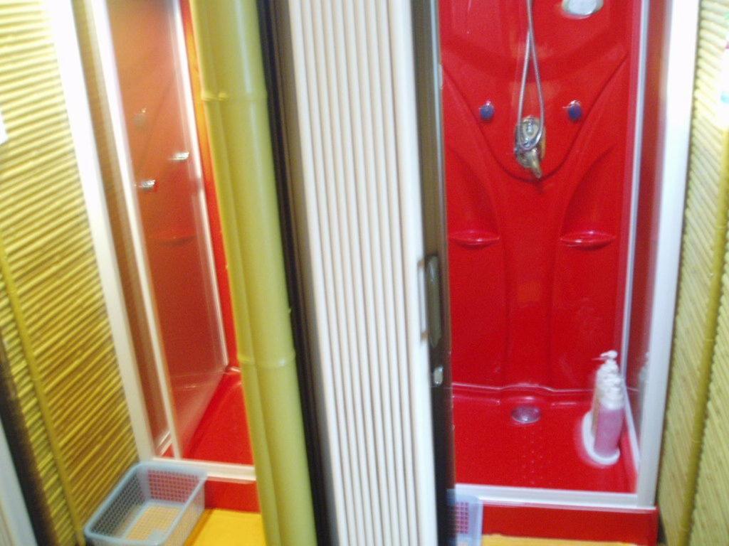 Capsule Hotel & Sauna Ikebukuro Plaza - Tokyo — Photos 2
